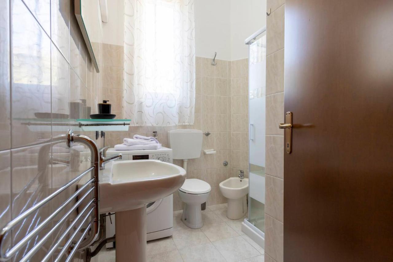 The Novara Gateway - Appartamento Новара Экстерьер фото
